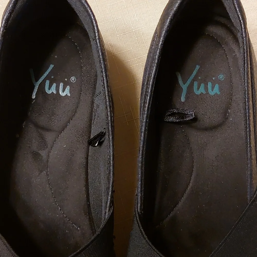 Yuu Black Flat Comfort Wedge Loafers Size 12 Stretch Panel EUC